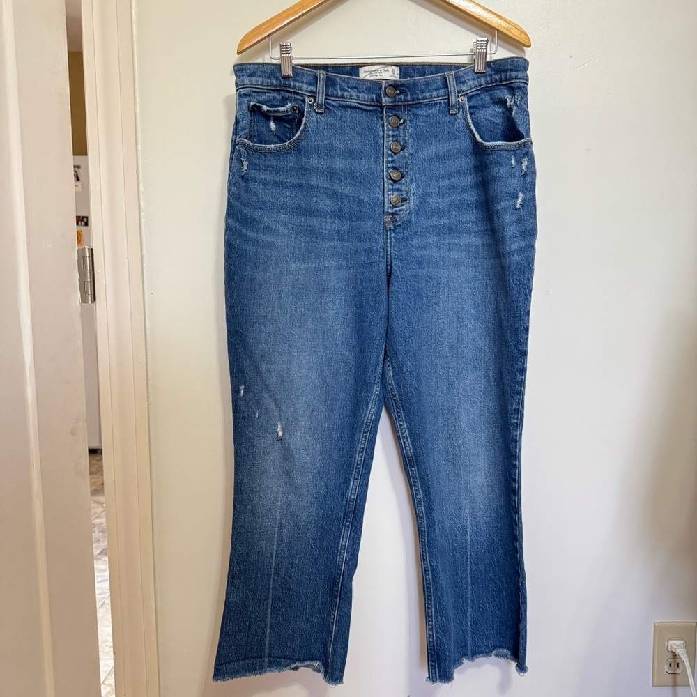 Abercrombie & Fitch The Kick Flare Ultra High-Rise Jean - Picture 2 of 9